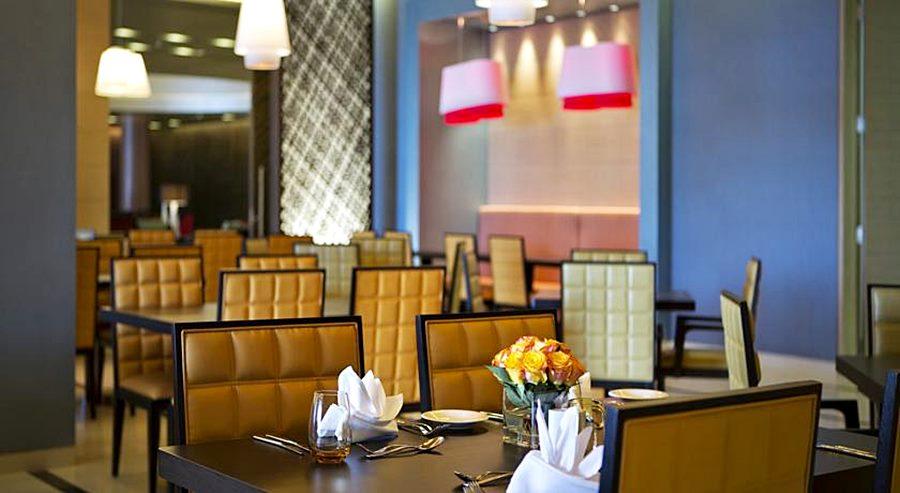 فندق هيلي ريحان باي روتانا العين المظهر الخارجي الصورة The interior of the restaurant