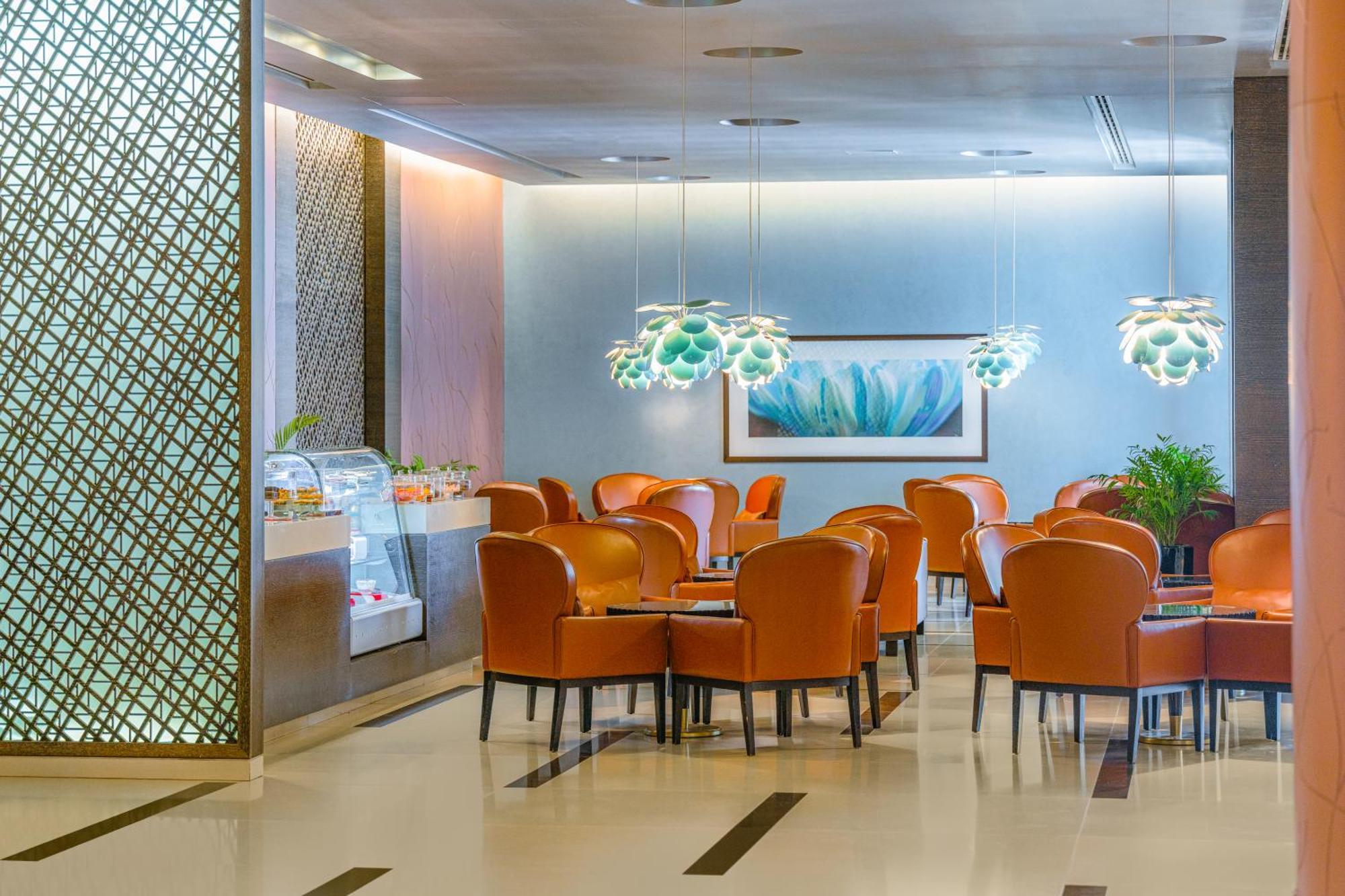 فندق هيلي ريحان باي روتانا العين المظهر الخارجي الصورة The lounge at the airport
