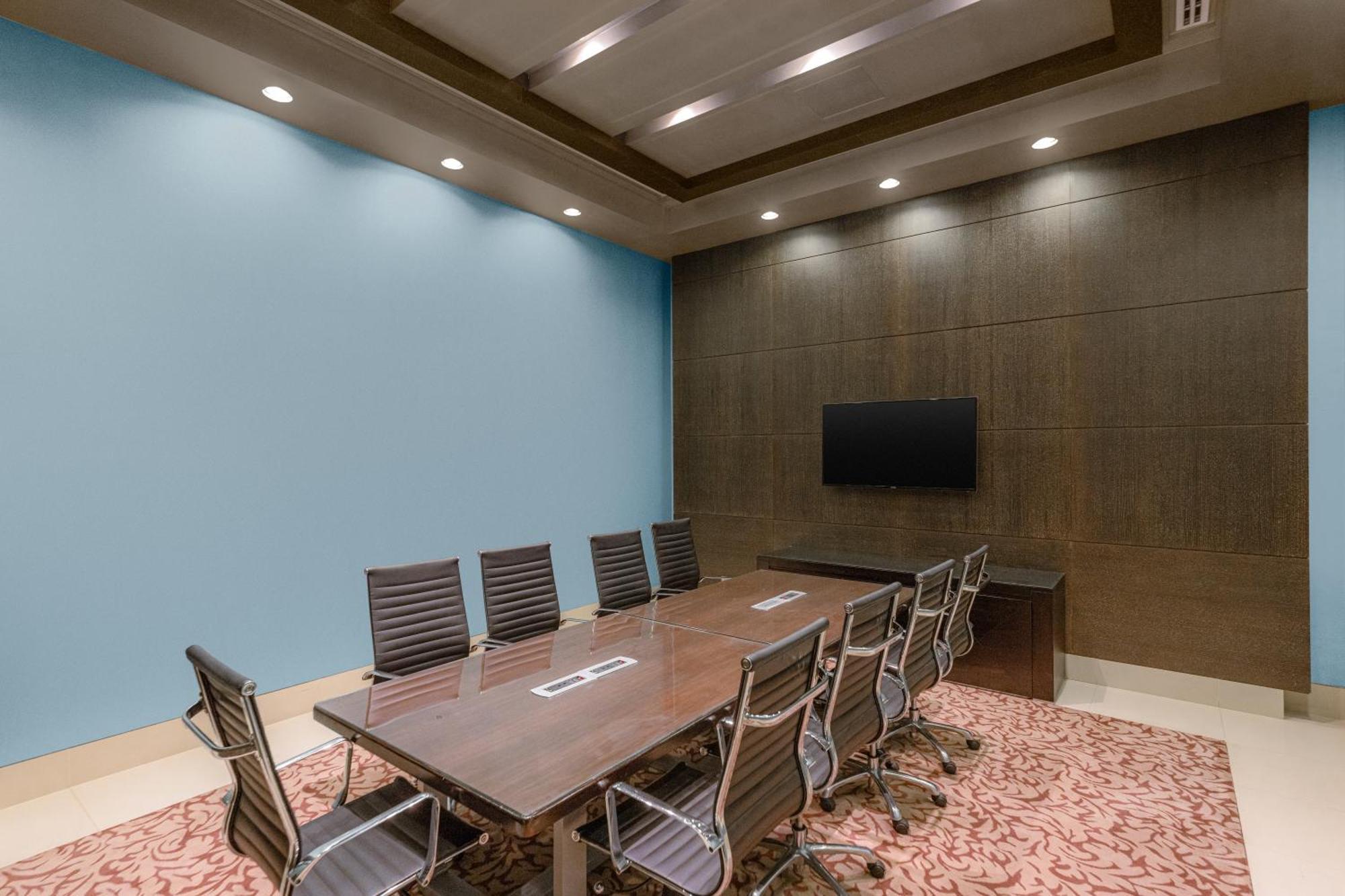 فندق هيلي ريحان باي روتانا العين المظهر الخارجي الصورة Meeting room at the library
