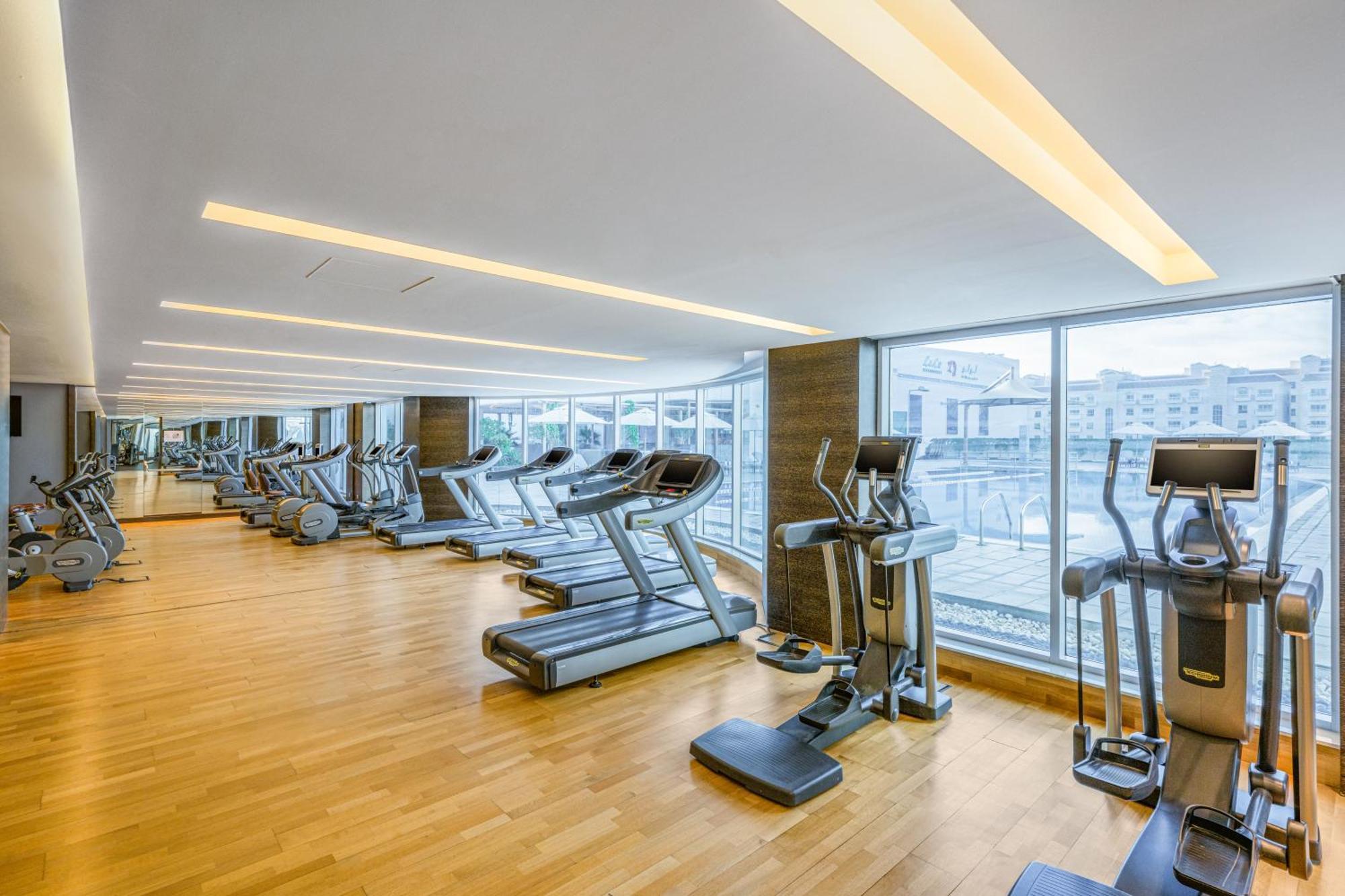 فندق هيلي ريحان باي روتانا العين المظهر الخارجي الصورة The gym at the hotel