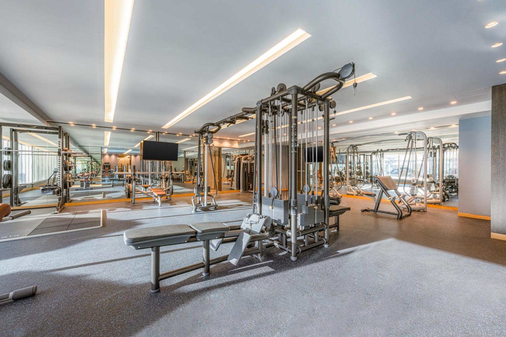 فندق هيلي ريحان باي روتانا العين المظهر الخارجي الصورة The gym at the hotel
