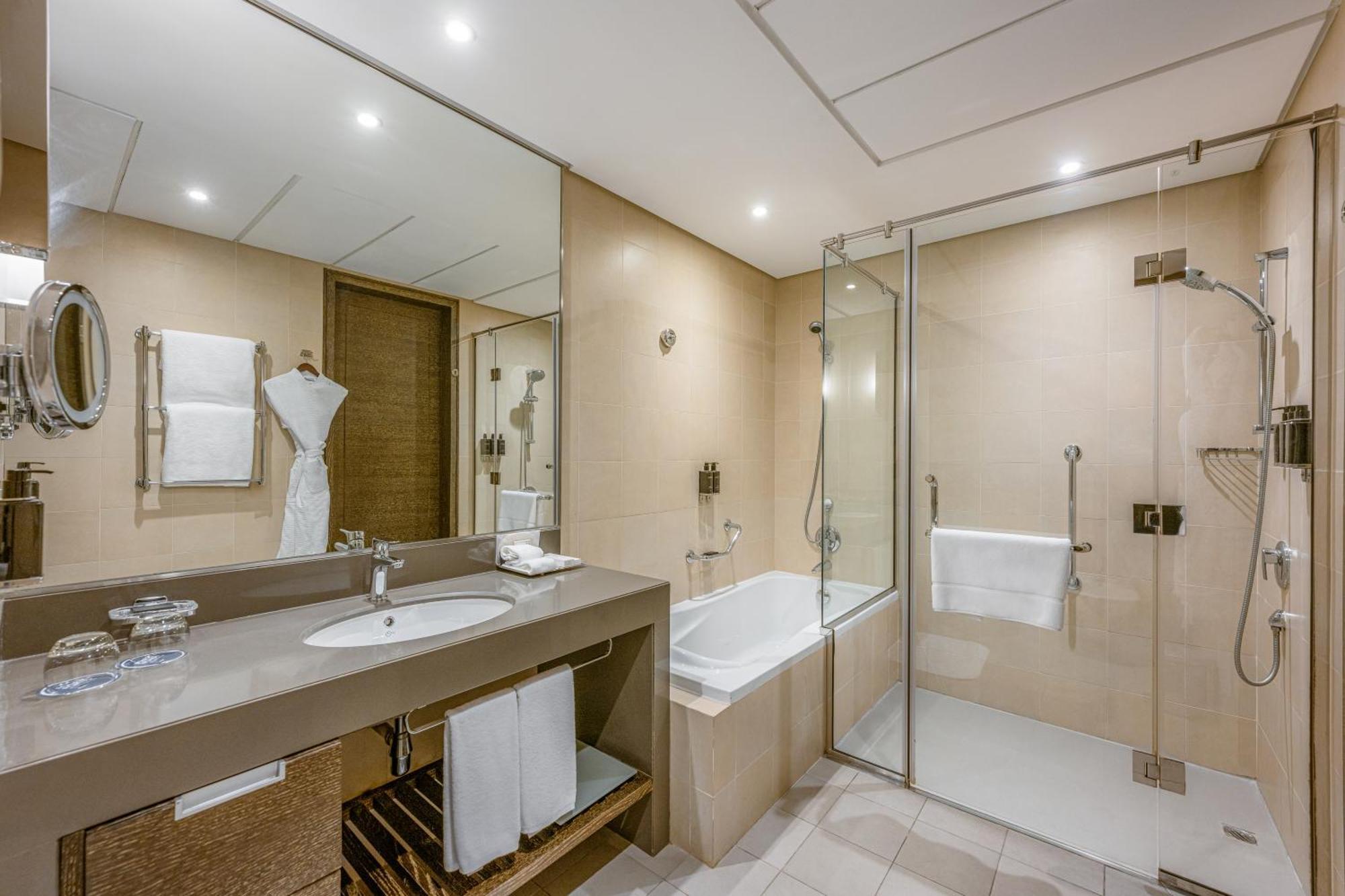 فندق هيلي ريحان باي روتانا العين المظهر الخارجي الصورة Bathroom