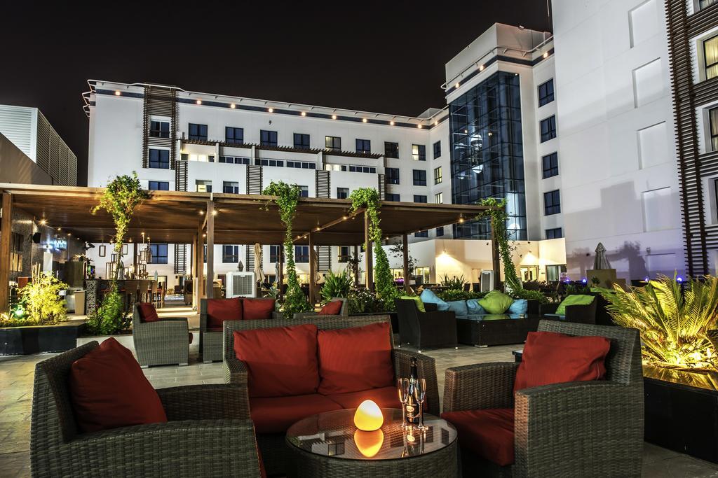 فندق هيلي ريحان باي روتانا العين المظهر الخارجي الصورة The hotel's rooftop lounge